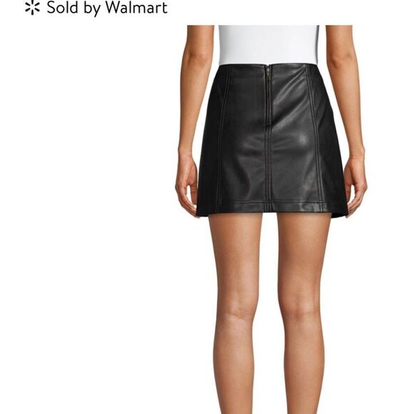 No boundaries size large Faux  leather skirt - Picture 3 of 10